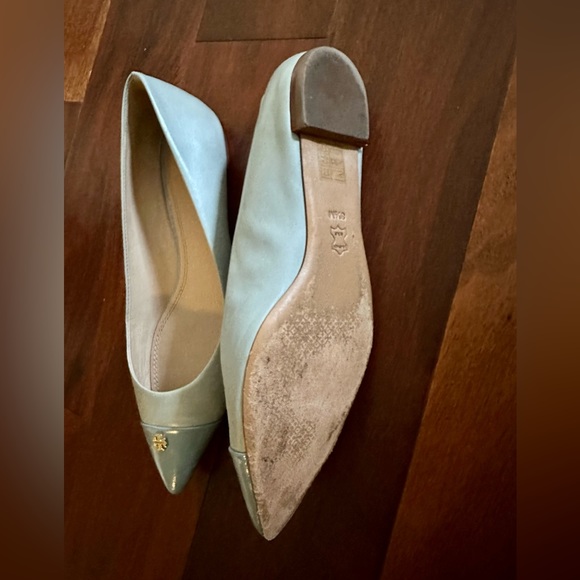 Tory Burch Fairfield Blue Gold Leather Pointed Cap Toe Pumps - Picture 3 of 5